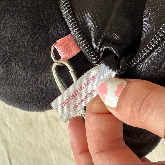 Tokyo Disney Resort Minnie Mouse Pass Case - Picture 5 of 9